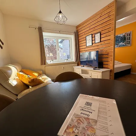 Apartment Vonni - Zentral Zwischen See & Berg Апартаменты *